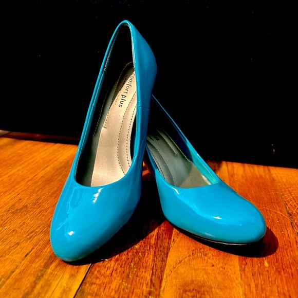 Turquoise high heels - Picture 1 of 2